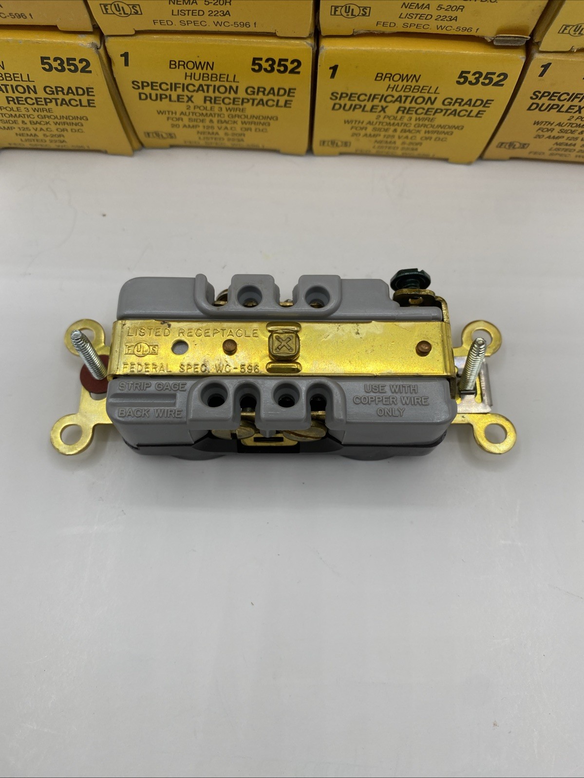 Hubbell 5352 Duplex Outlet LOT OF 10 Brown Spec Grade 20A 125V AC or DC 3 Wire