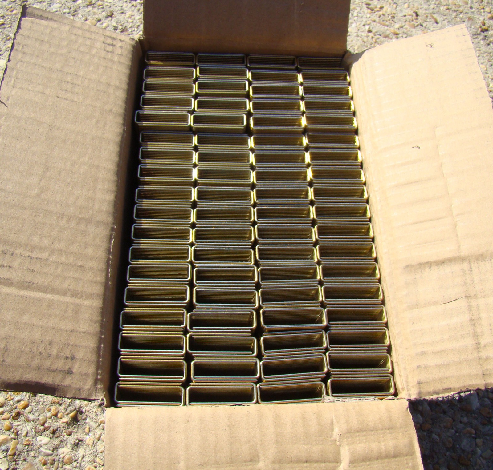 Xtreme N15 16GA Staples, SSM32, 7/16″ Crown 1 1/4″ Leg, 10,000 pcs, Galvanized