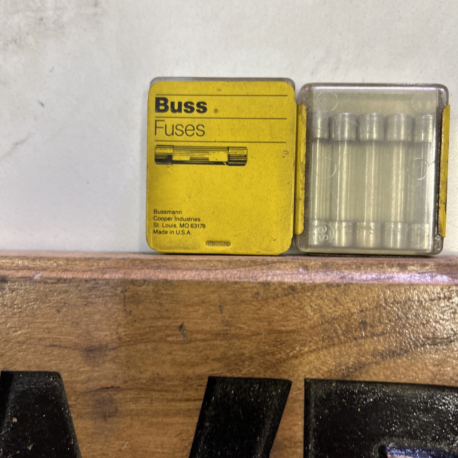 LOT OF 10 AGC-1/10 BUSS BUSSMANN FUSES AGC1/10 250V