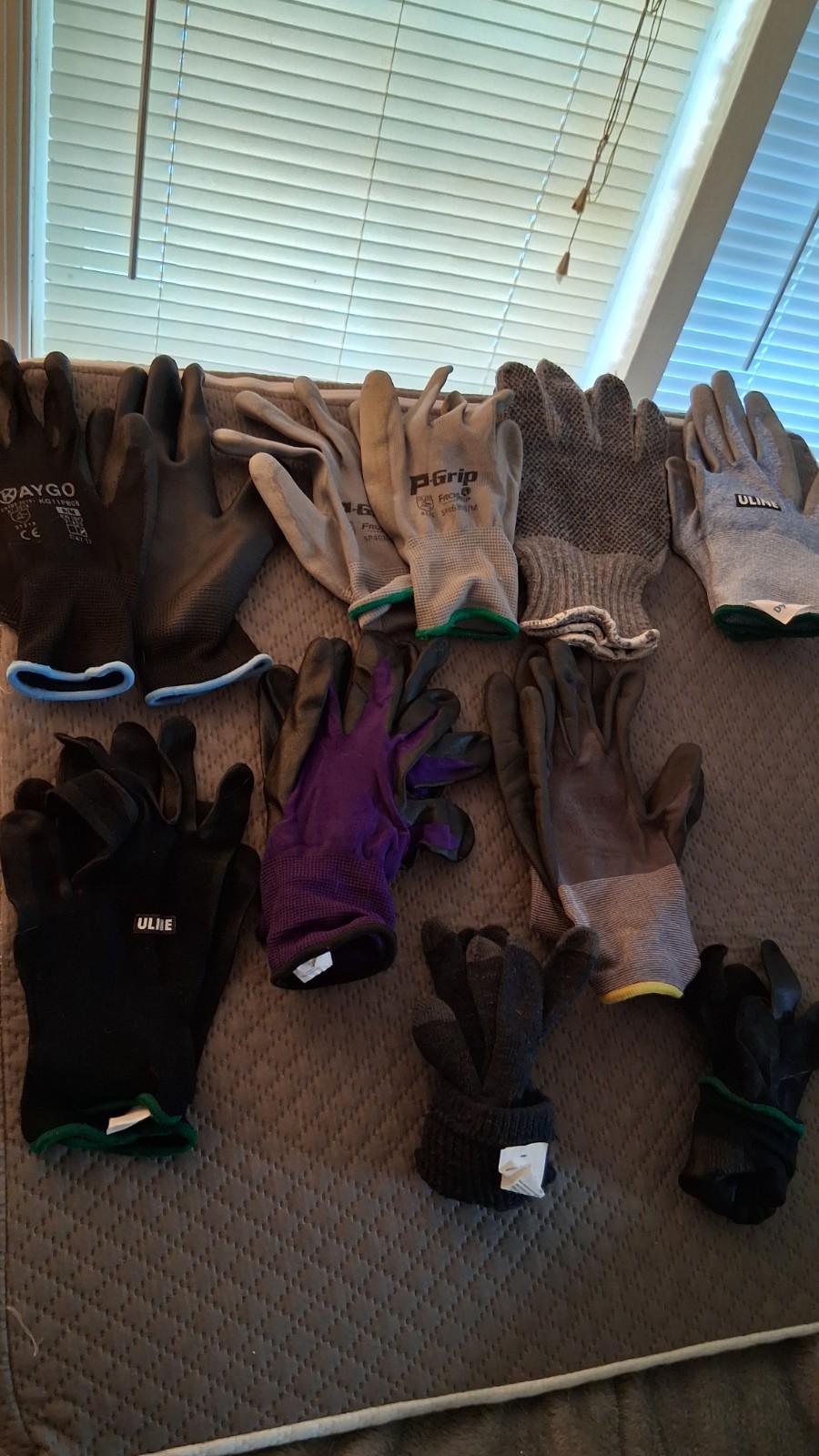 Eight random pair of gloves