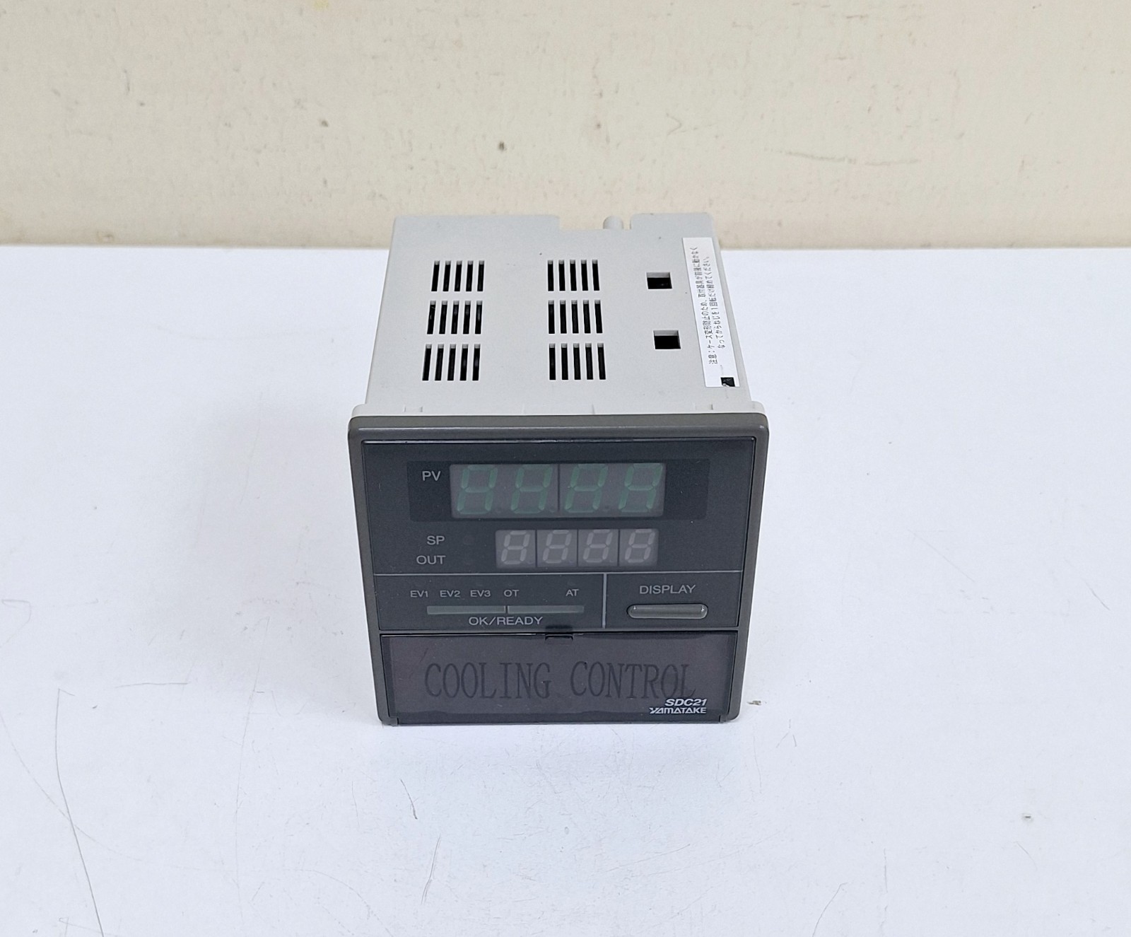 Yamatake SDC21 / C215GA00101 Temperature Controller AC100-240V 50/60Hz 18VA Max