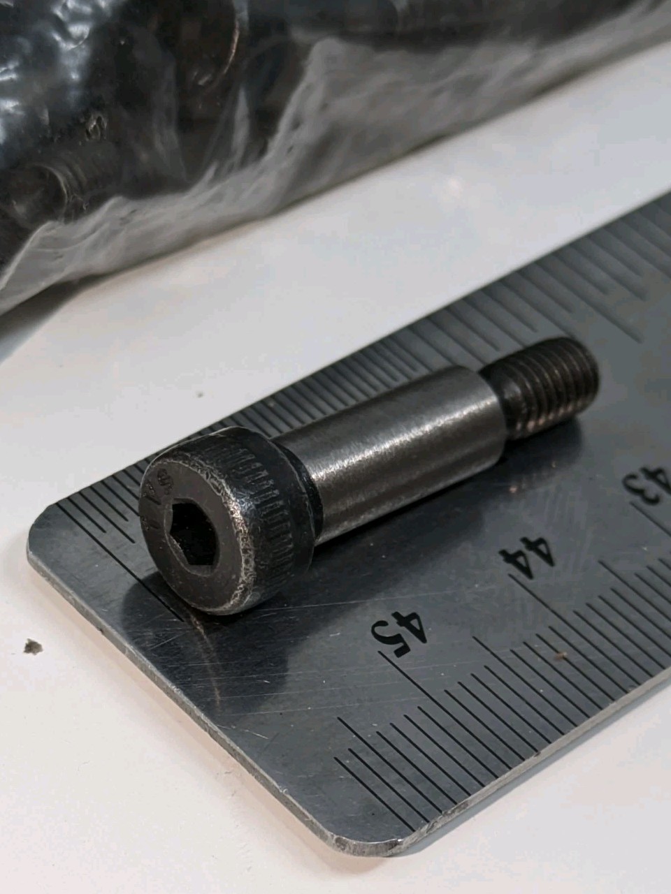 28lb Lot Assorted Machine Screws Industrial – Sizes / Weights as shown