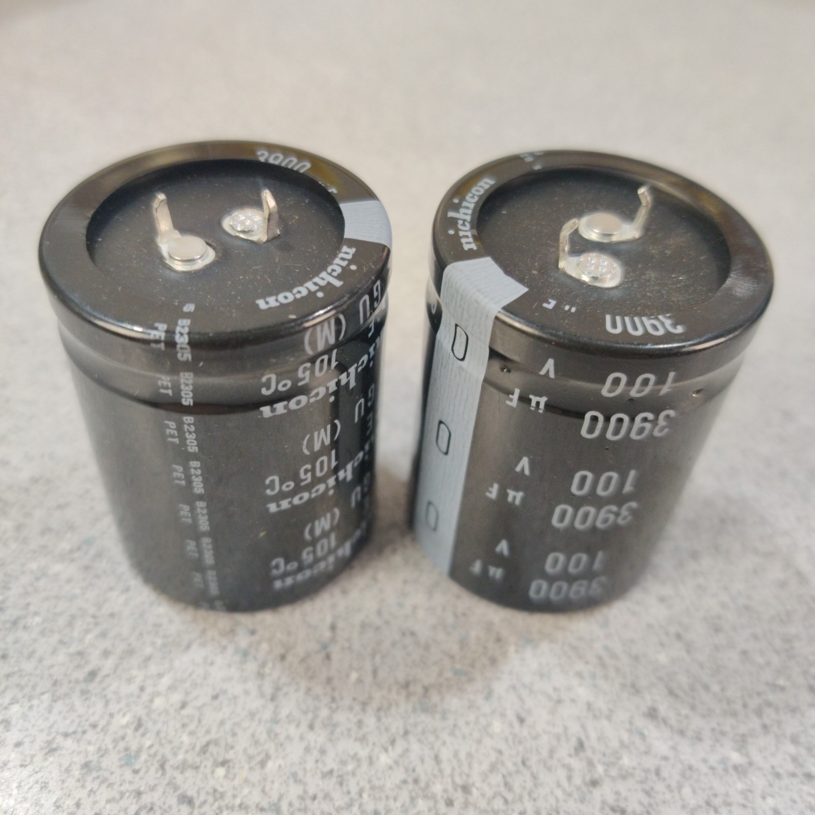 LOT OF 2 – 100V 3900uF 105C 46mm OEM Nichicon Snap In Electrolytic Capacitor