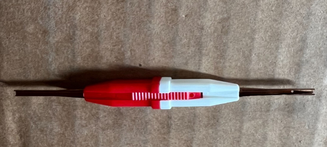 AMP/TYCO 91067-2 Insertion / Extraction Tool – Red/White Solid Plastic Body New
