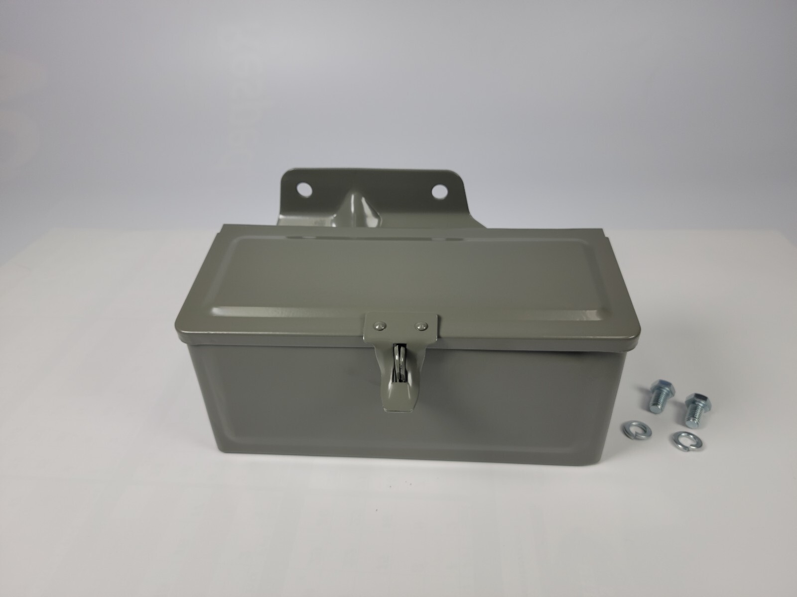 Universal Tractor Toolbox w/ Bracket & Bolts TB-17005 could fit Fordson Ferguson