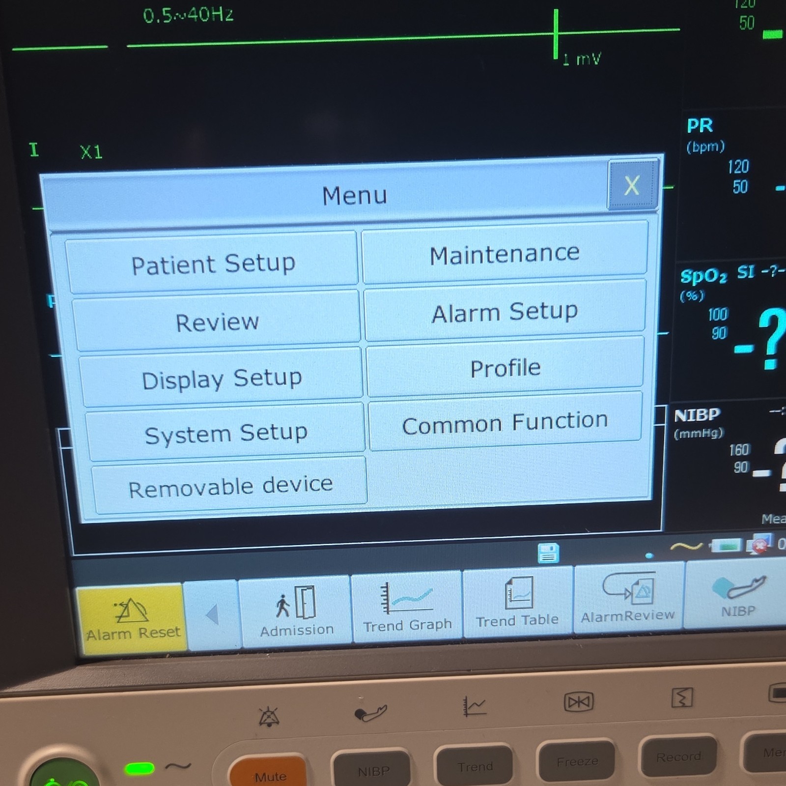 Edan IM60 Patient Monitor With power cord and battery