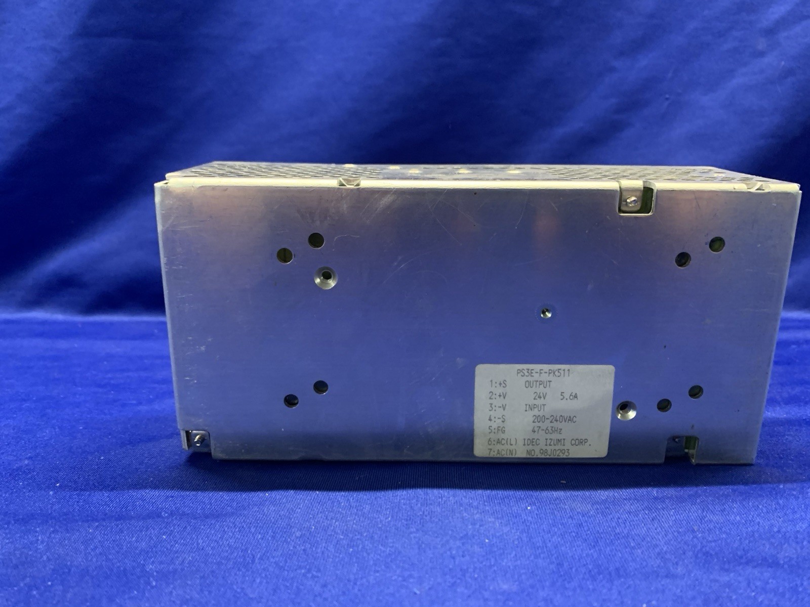 Idec PS3E-F24 PS3E-F-PK511 24V DIN Industrial Power Supply – Untested – Read