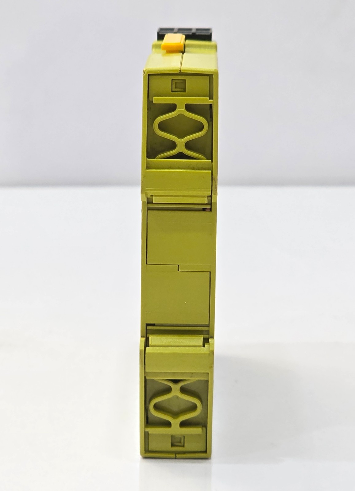 PILZ PNOZ S2 SAFETY RELAY 24VDC 3N/O, 1N/C 751102