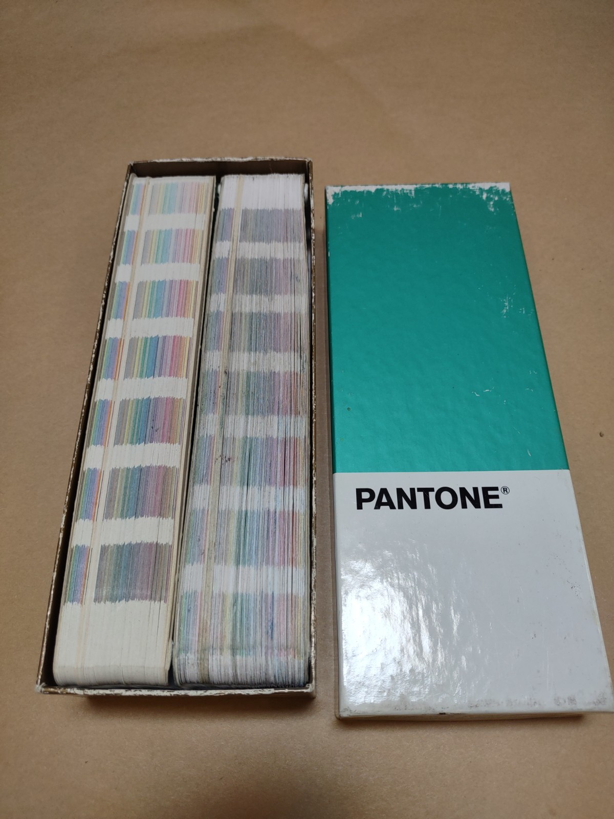 Pantone Formula Guide – solid coated & uncoated – two book set 2013 edition
