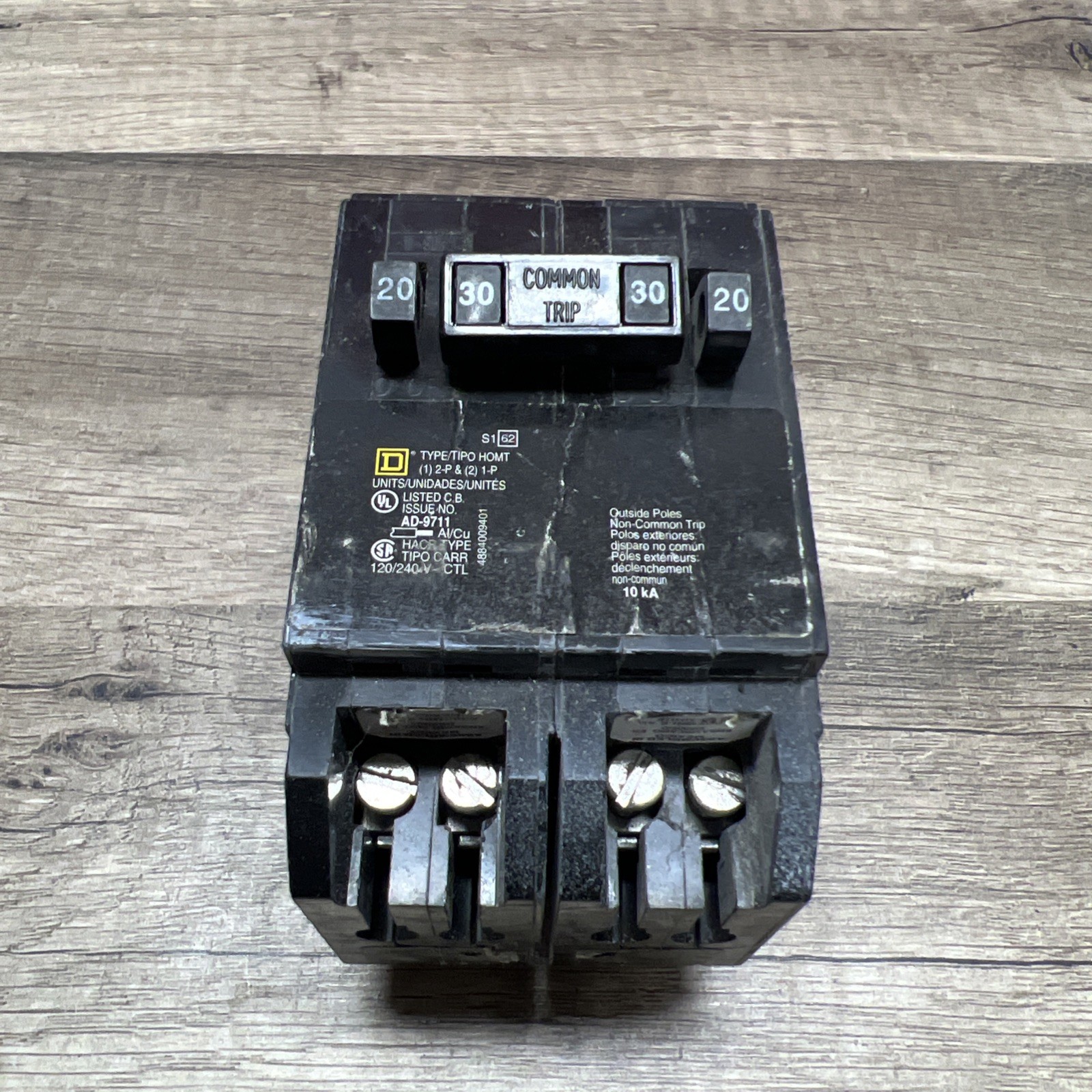 SQUARE D HOMELINE HOMT2020230CP QUAD 2x 20A 1P/ 1x 2P 30A CIRCUIT BREAKER