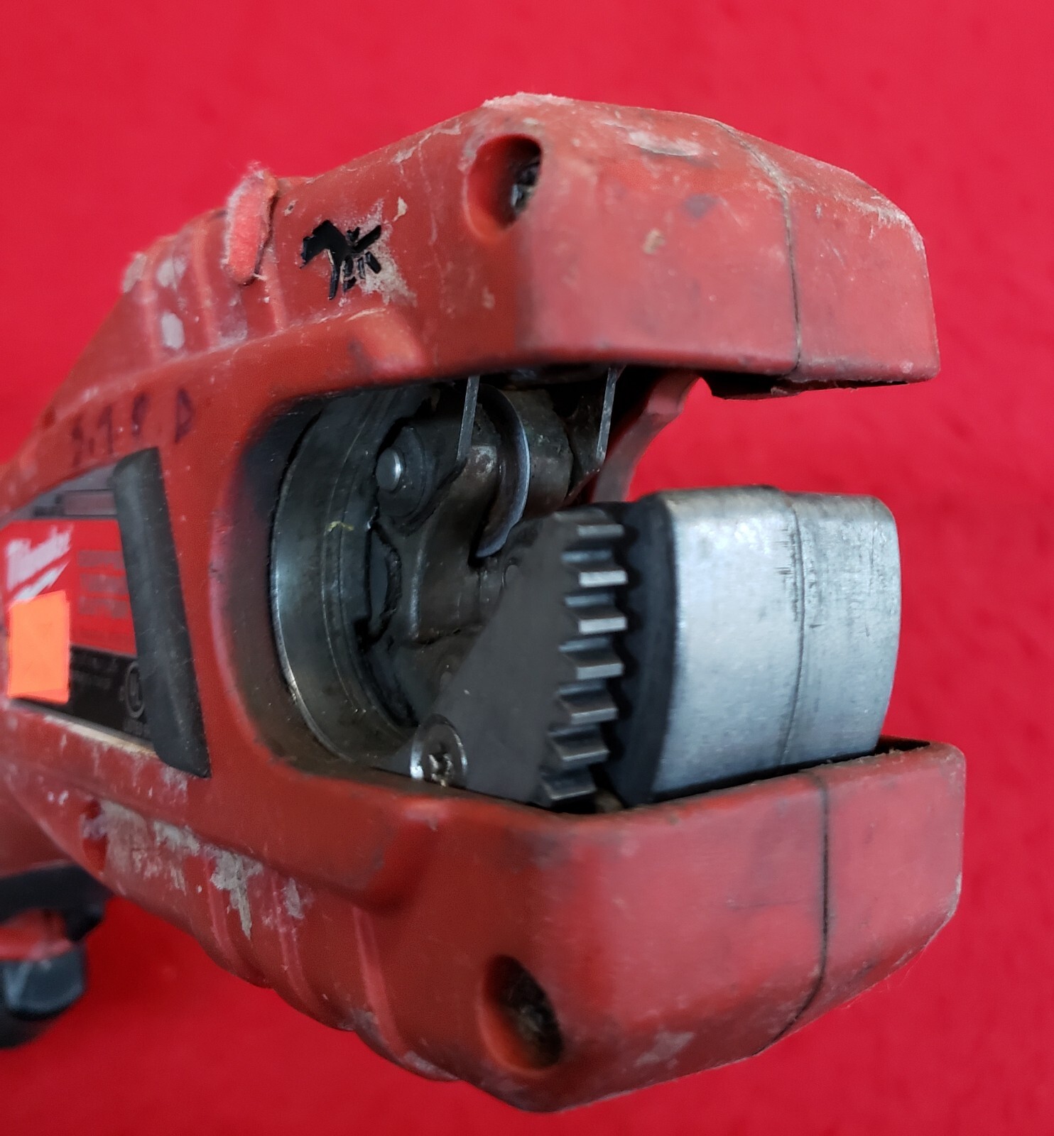 Milwaukee M12 Cordless Copper Pipe Cutter 2471-20 – Bare Tool Only – Heavy Wear