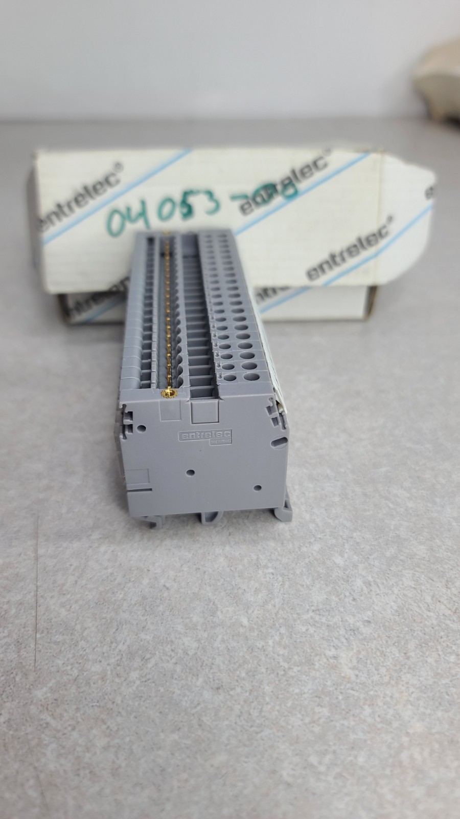 Entrelec 0021017 04 (1SNA021017R0400) Terminal Block