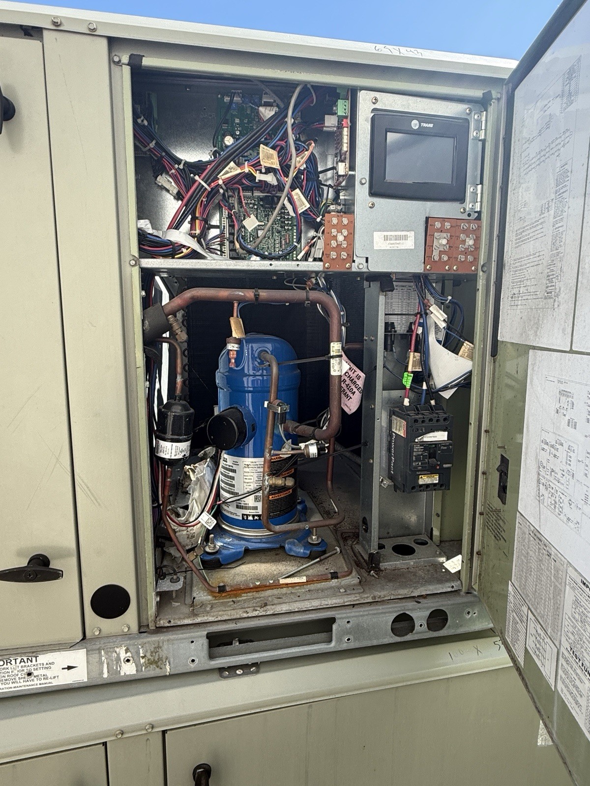 Trane Rooftop Air Conditioner THD240G4RRD16H9C5A1A6B00HA Cooling Heating 3 Phase