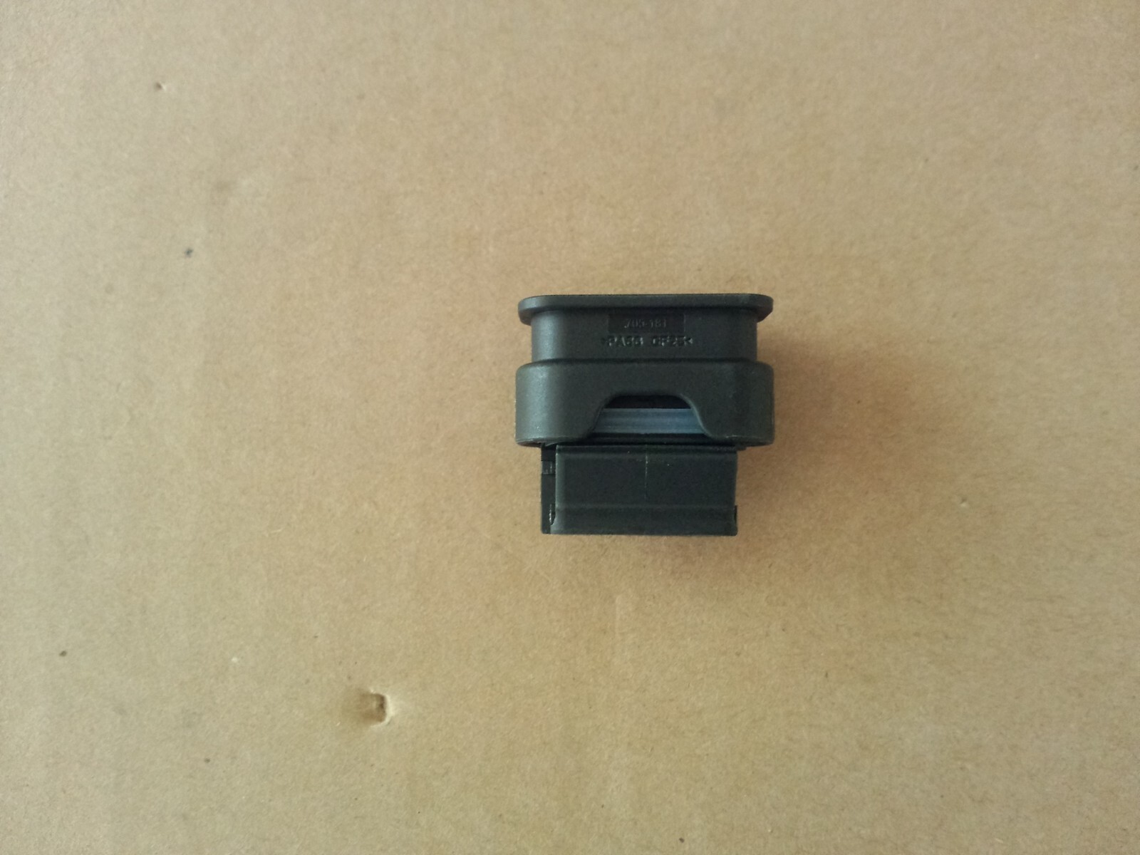 5x 872-860-541 5P with terminal