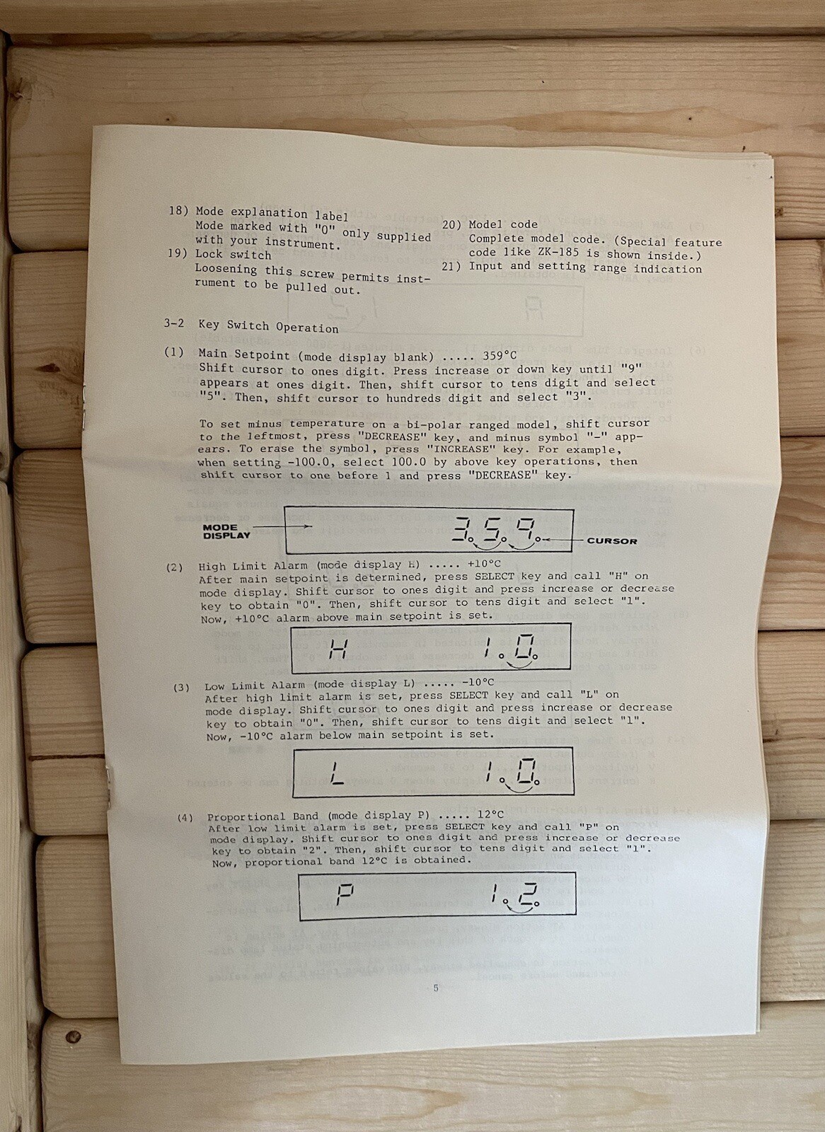 RKC-C1000-H1C-M MICROPROCESSOR-BASED TEMPERATURE CONTROLLER