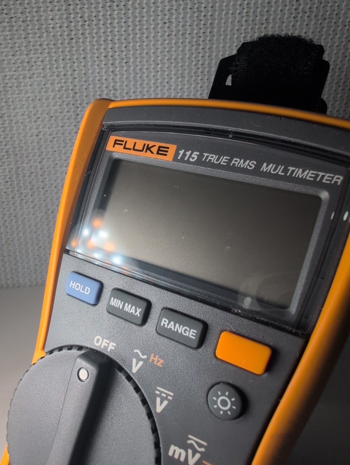 Fluke 115 True RMS Digital Multimeter with Leads