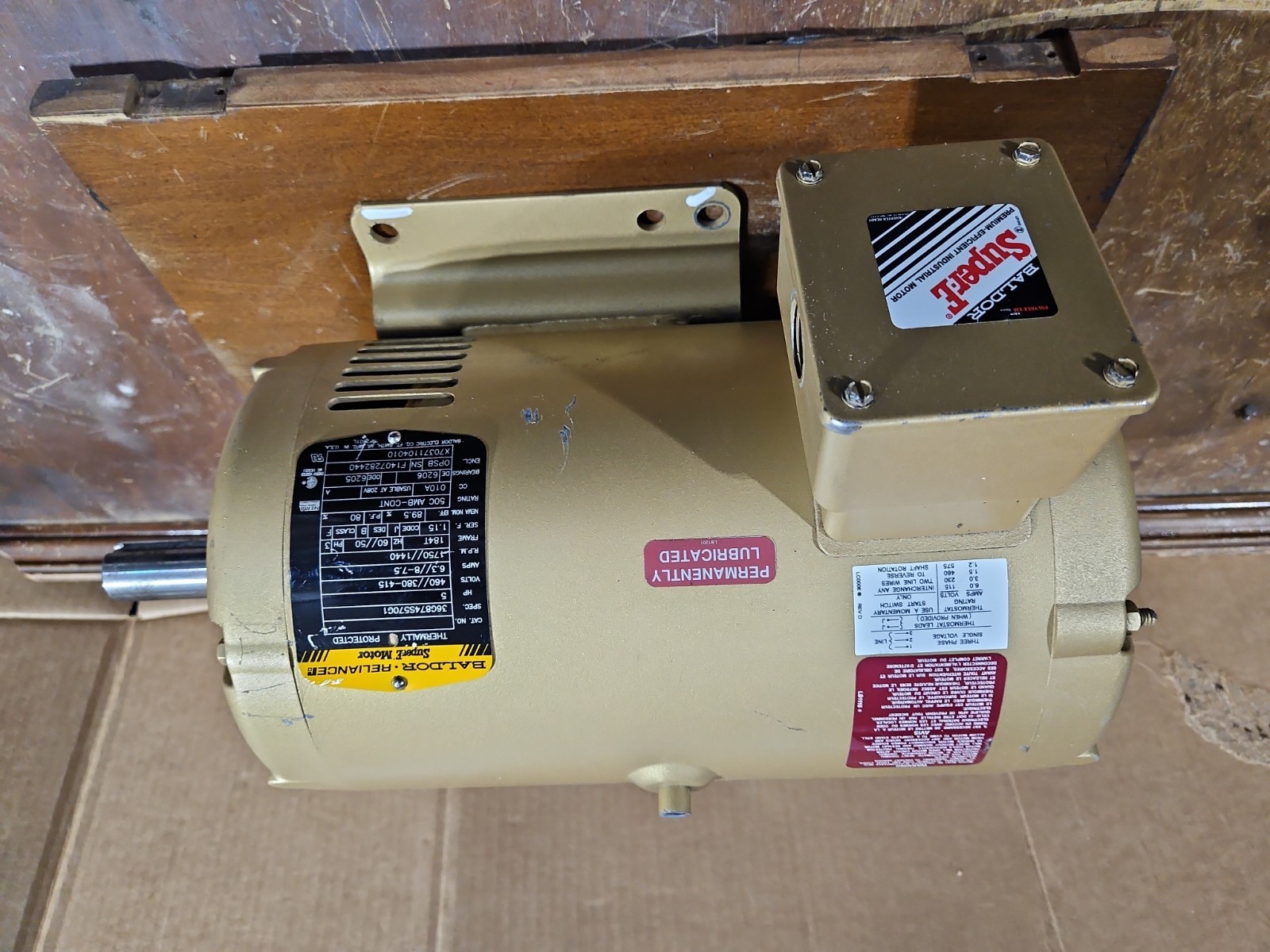 Baldor Reliance 5HP Super E: EM3218T Ac Motor 460 380-415. 1750rpm Frame:184t