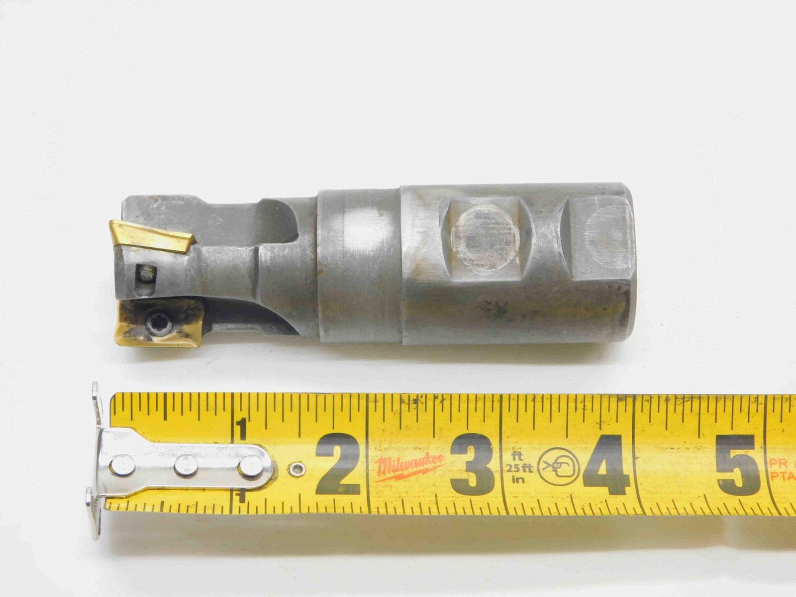 1 1/4 DIA. 4″ OAL COOLANT THRU INDEXABLE END MILL 1 1/4 SHANK 3 FLUTE 1.25