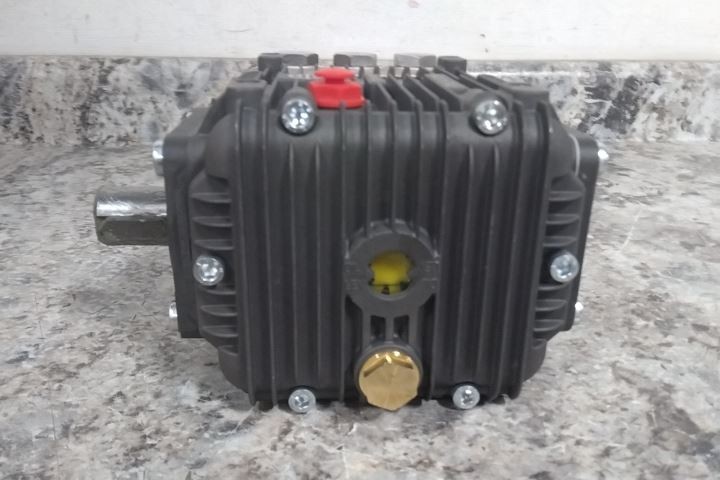 A.R. North America RKA4G40HN-PKG 4000 PSI 4 GPM 1750 RPM Triplex Plunger Pump
