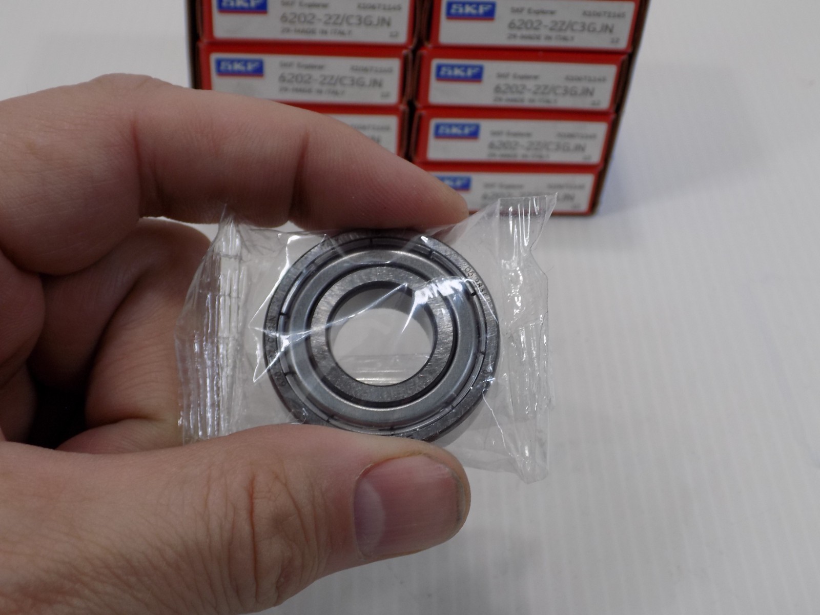NEW 10 PACK SKF 6202-2Z Deep Groove Ball Bearing Metal Shielded 15x35x11 mm
