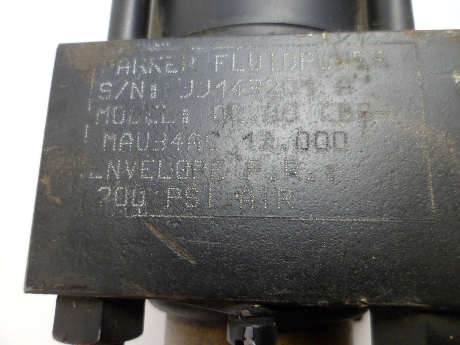 PARKER PNEUMATIC CYLINDER 02.00 CBB-MAU34AC 12.000 2″ X 12″ STK. 200 PSI. NOS