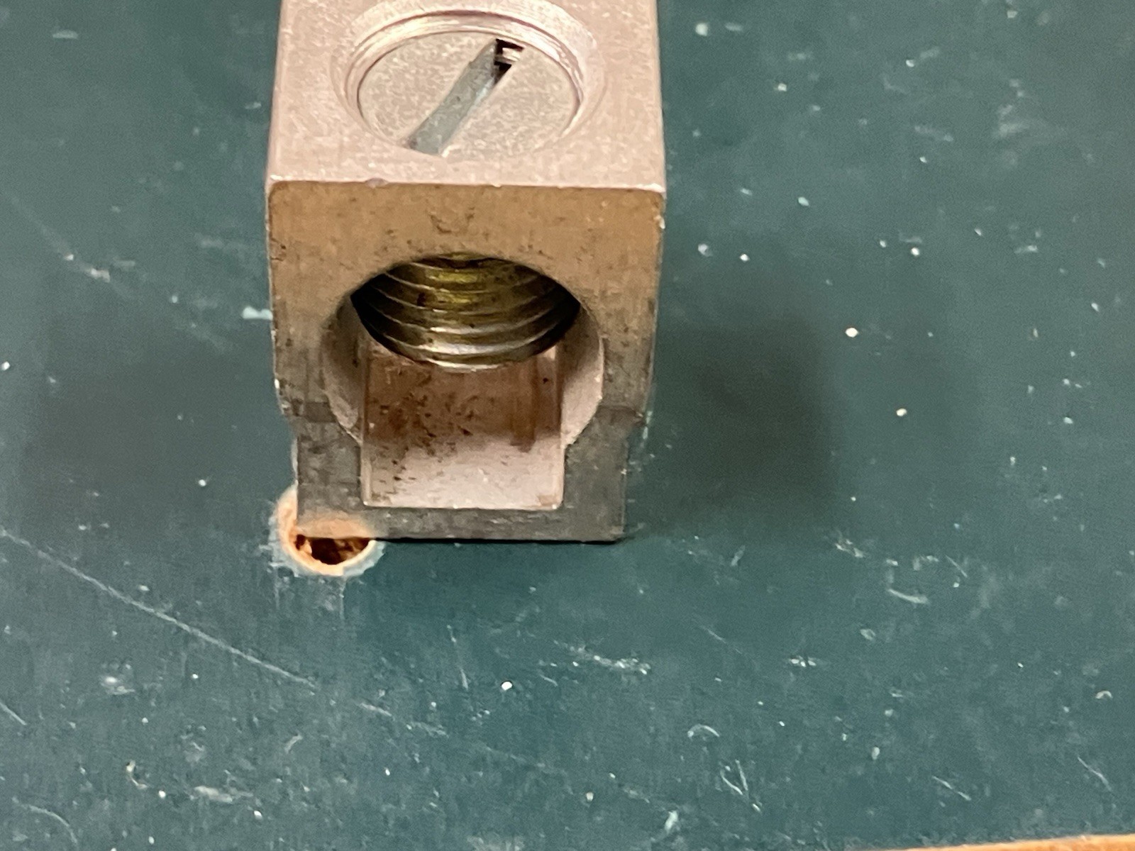 The listing is for:(1)Add on 2/0 Neutral Lug-A