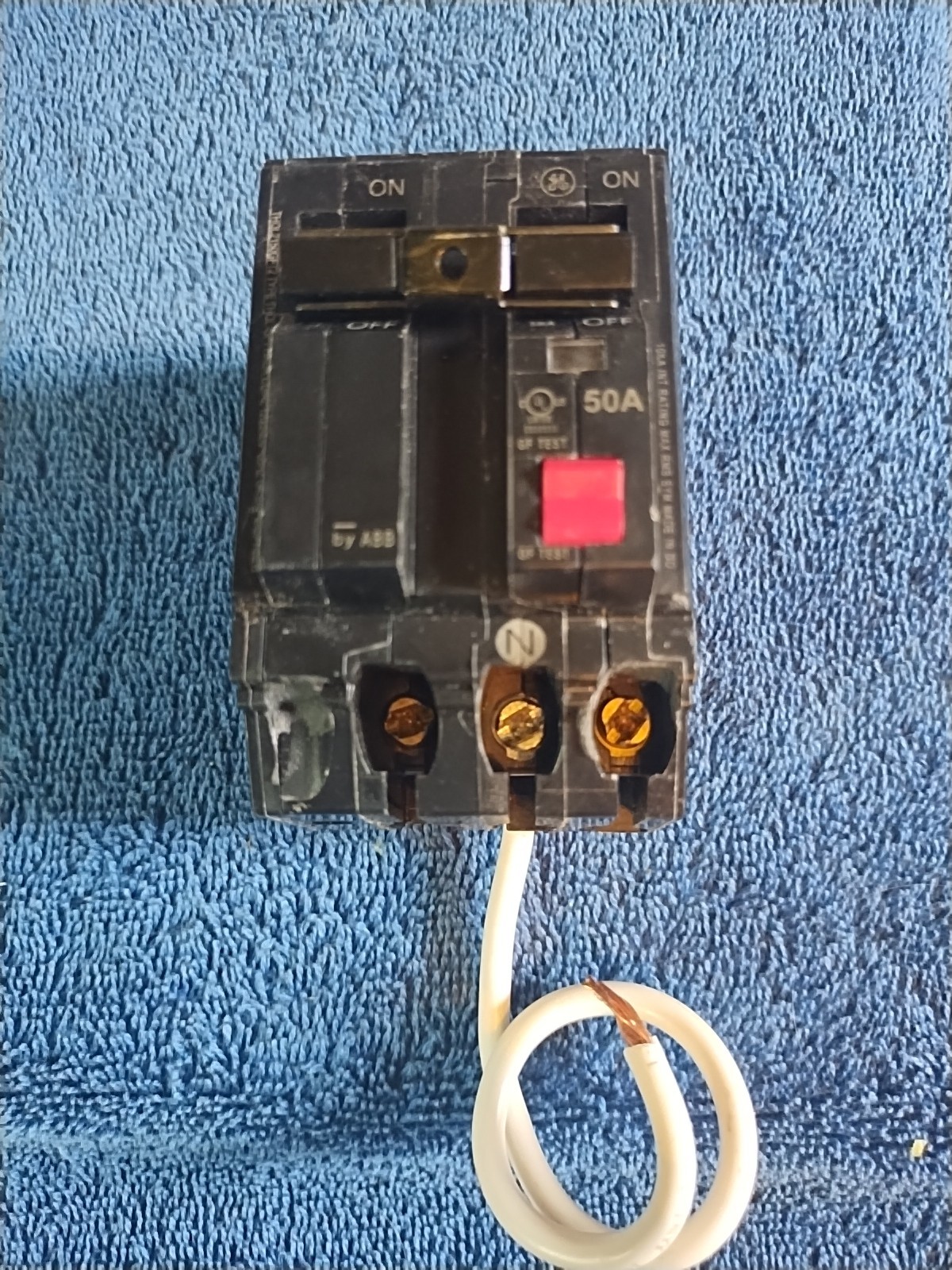 GE Ground Fault Circuit Interrupter 50A 120/240 VAC THQL2150GFT2