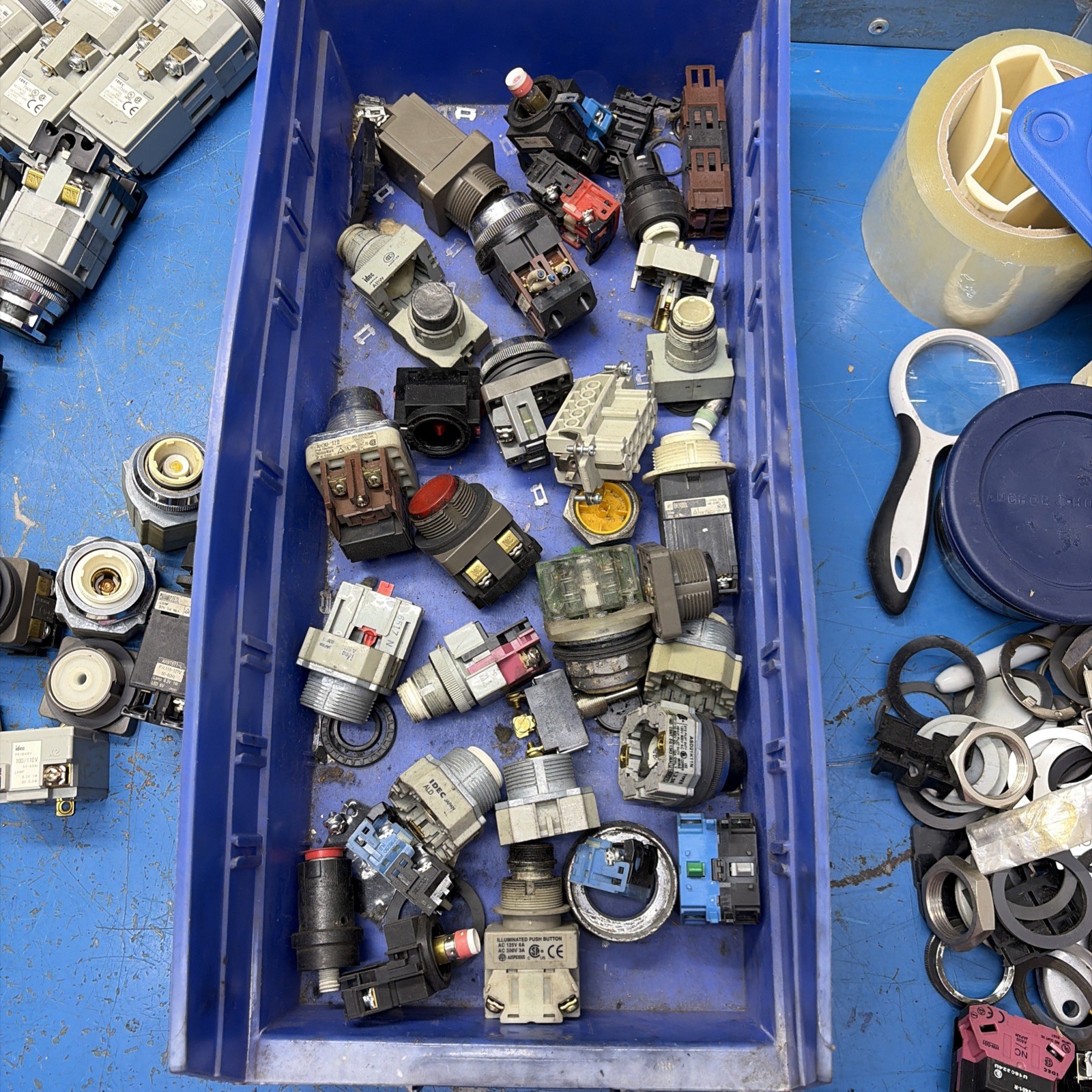 Large Lot Of IDEC ABN Switches And Colored Cap Tops Fast Shipping! + Warranty