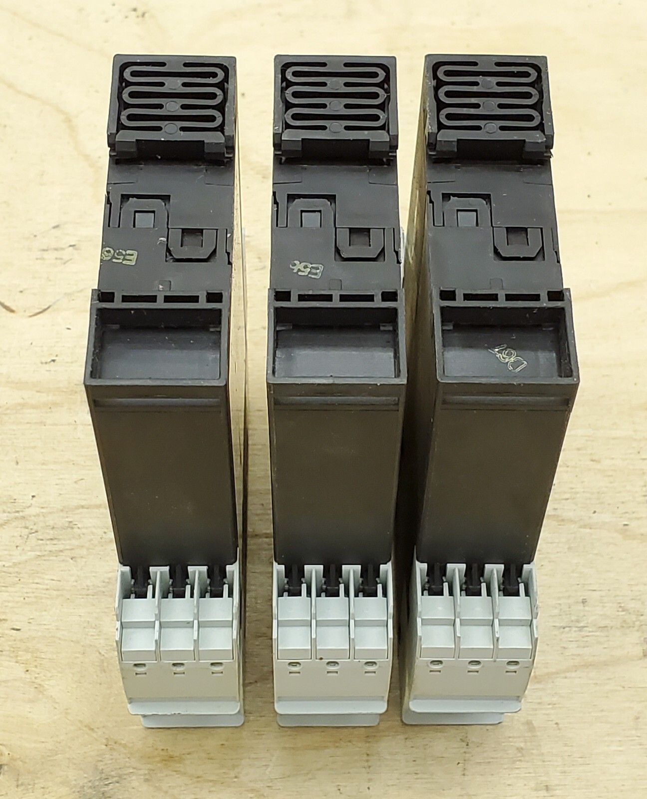 Qty 1 – Siemens 3TK2821-2CB30 24V AC or DC Safety Relay – Tested👍💯