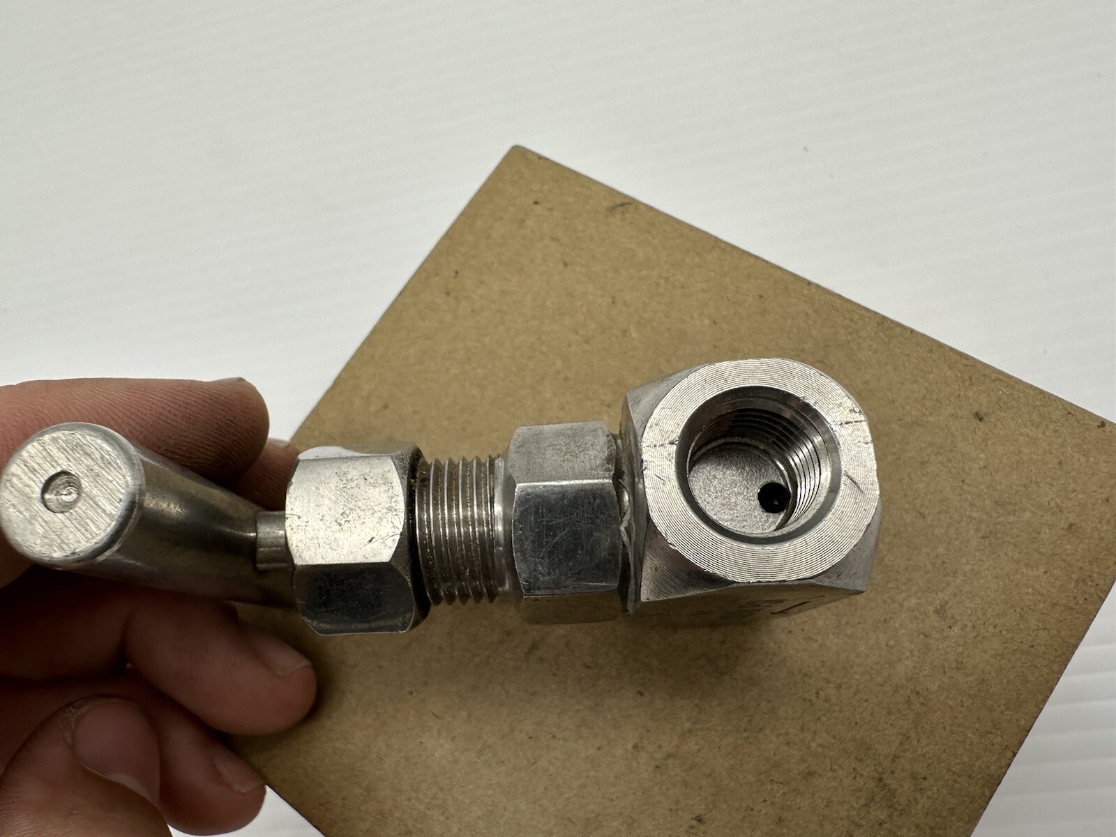 1/4″ FNPT 316ss Needle Valve Unknown Brand 6000 PSI Pre Owned