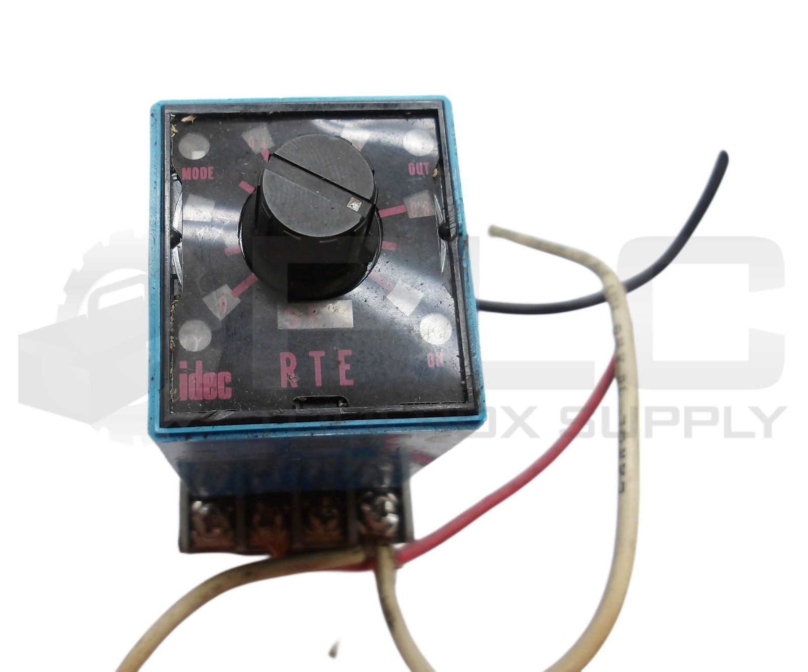 IDEC RTE-P11 ELECTRONIC TIMER 120VAC W/ SR2P-06 CONTACT SOCKET 300V