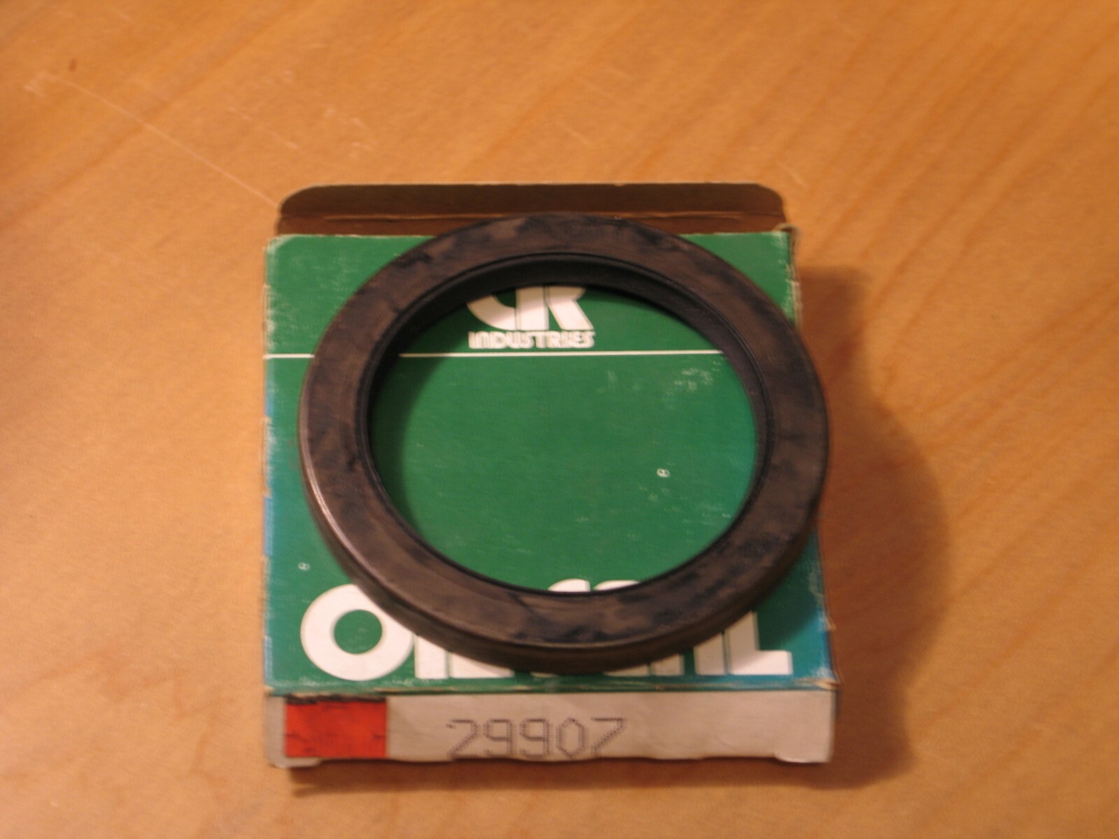 NIB SKF CR CHICAGO RAWHIDE 29907 OIL SEAL 3.000 X 4.000 X .375 P6497