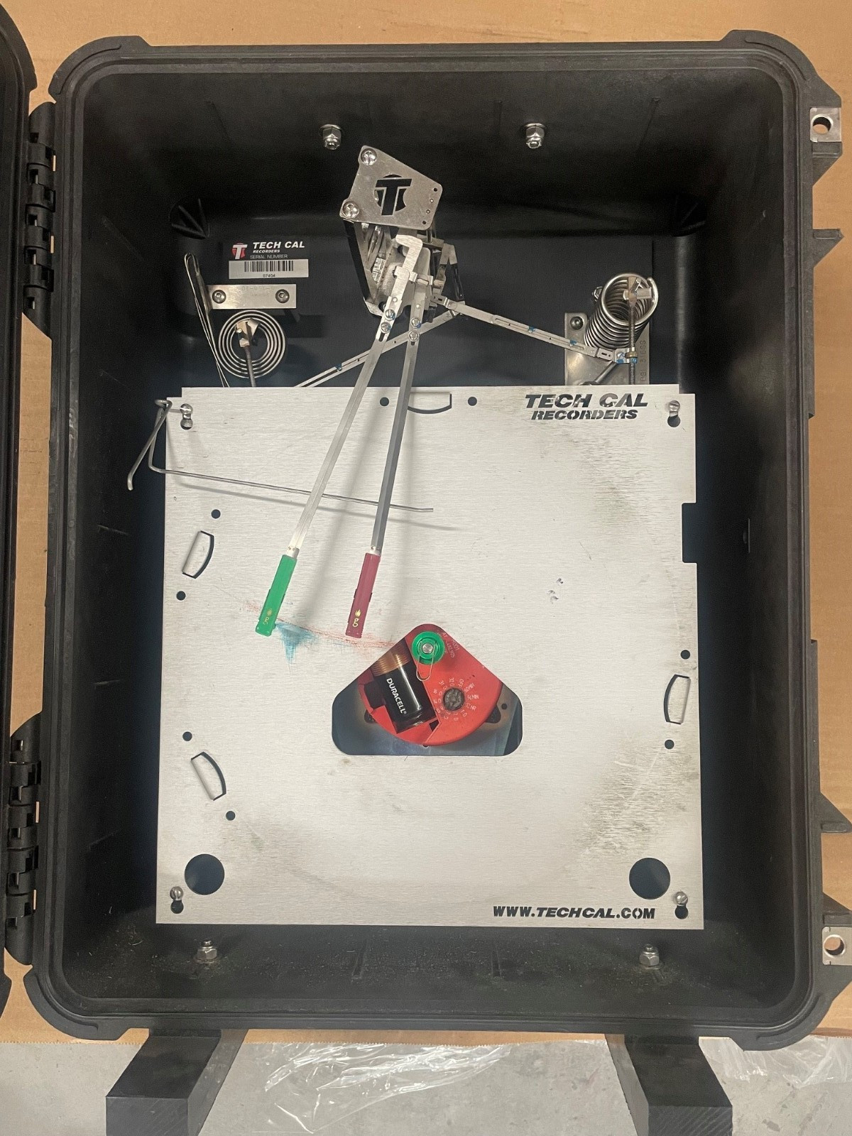 TECH CAL Chart Recorder 30,000 PSI 150F Model 2B9T0