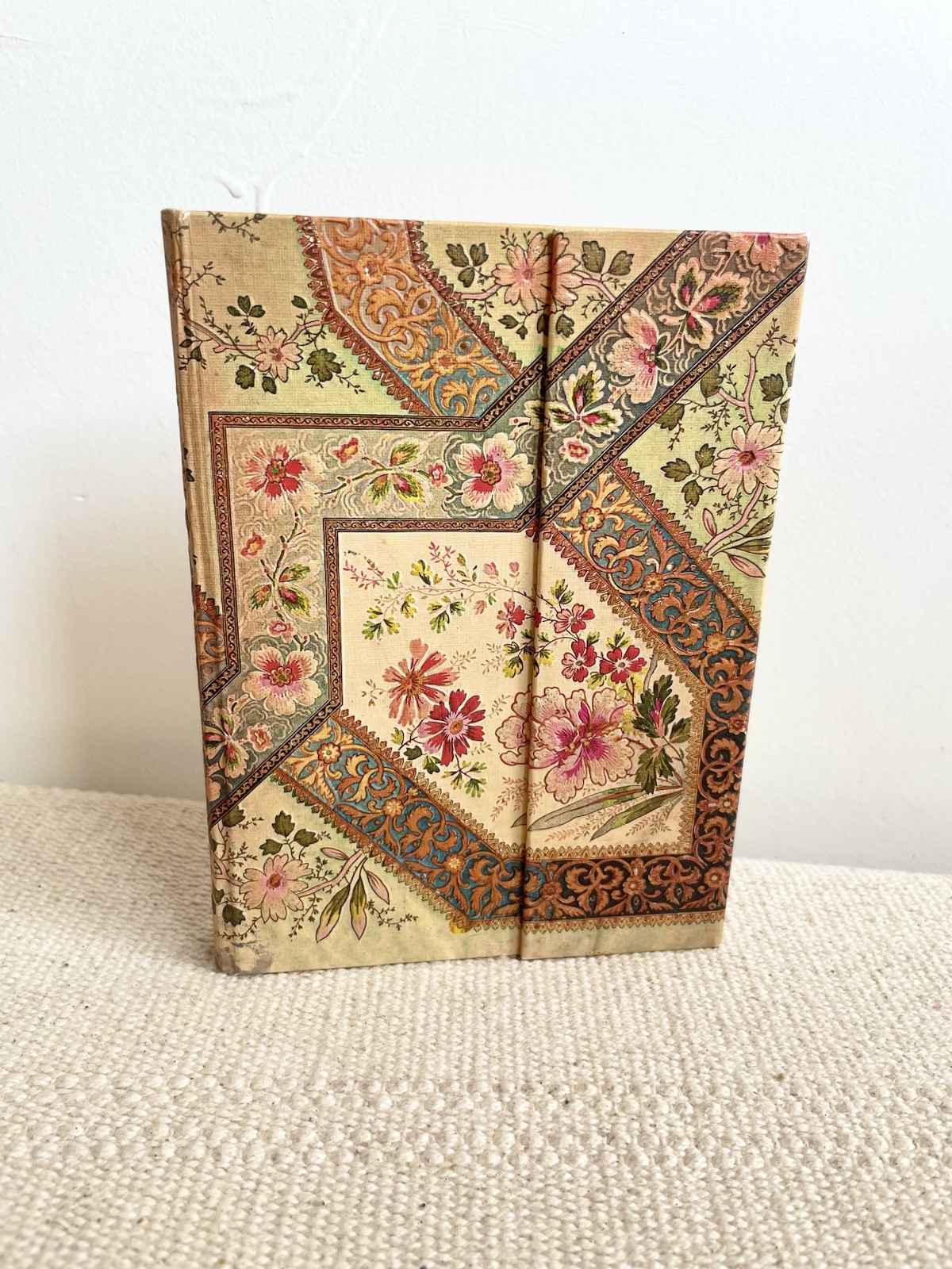 Filigran Floral Lined Magnetic Closure Paperblanks Lined Journal New