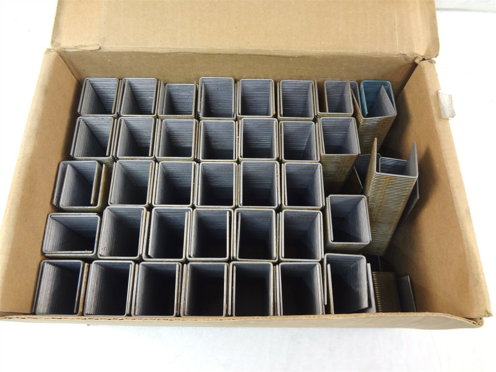 Box of Appx. 4500 R.C. 16 Gauge 1-1/4″ Length 1″ Width Chisel Point Staples