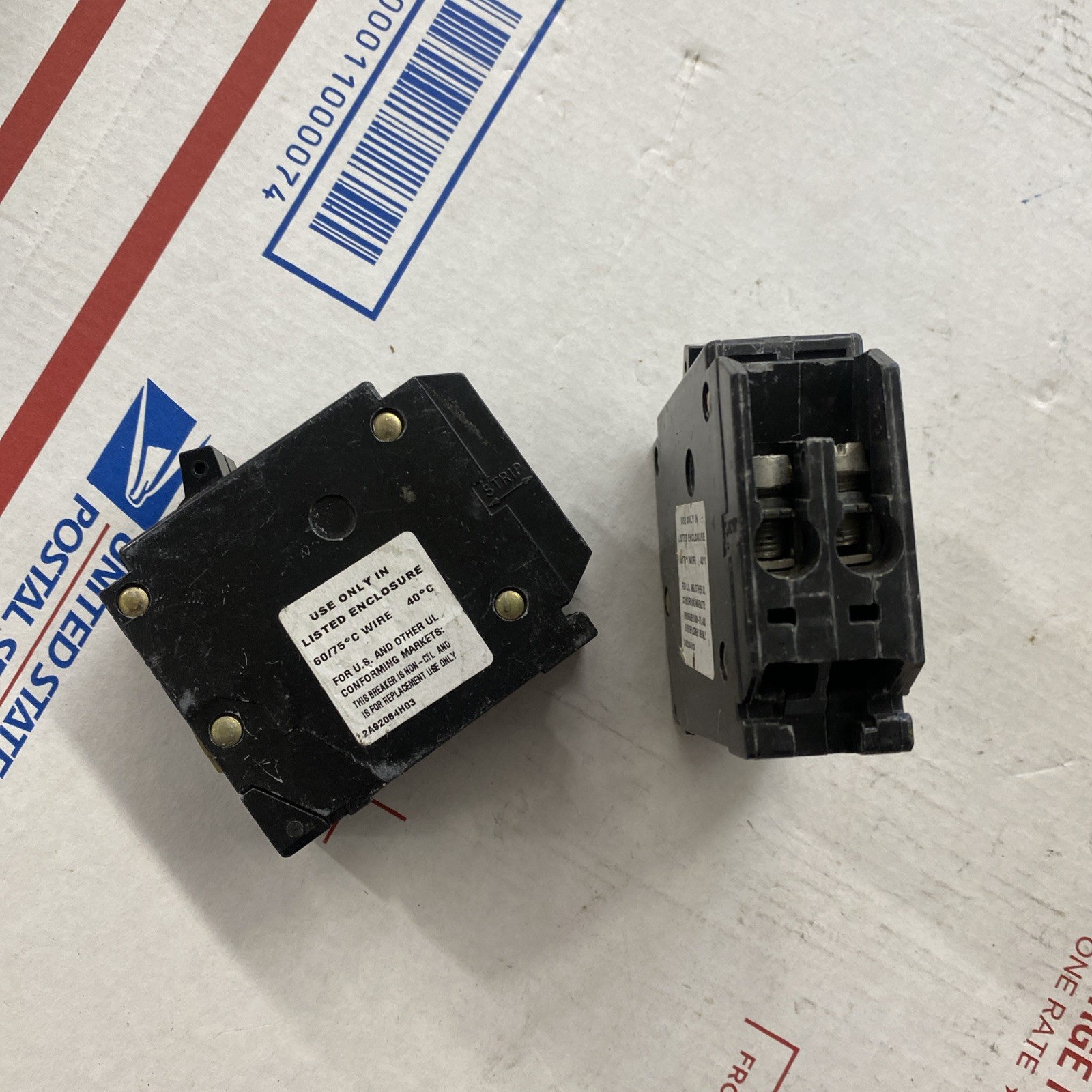 Lot Of 2 Eaton BR2020 20 Amp Tandem Circuit Breaker 2 – 1 Pole 120/240V Type BR