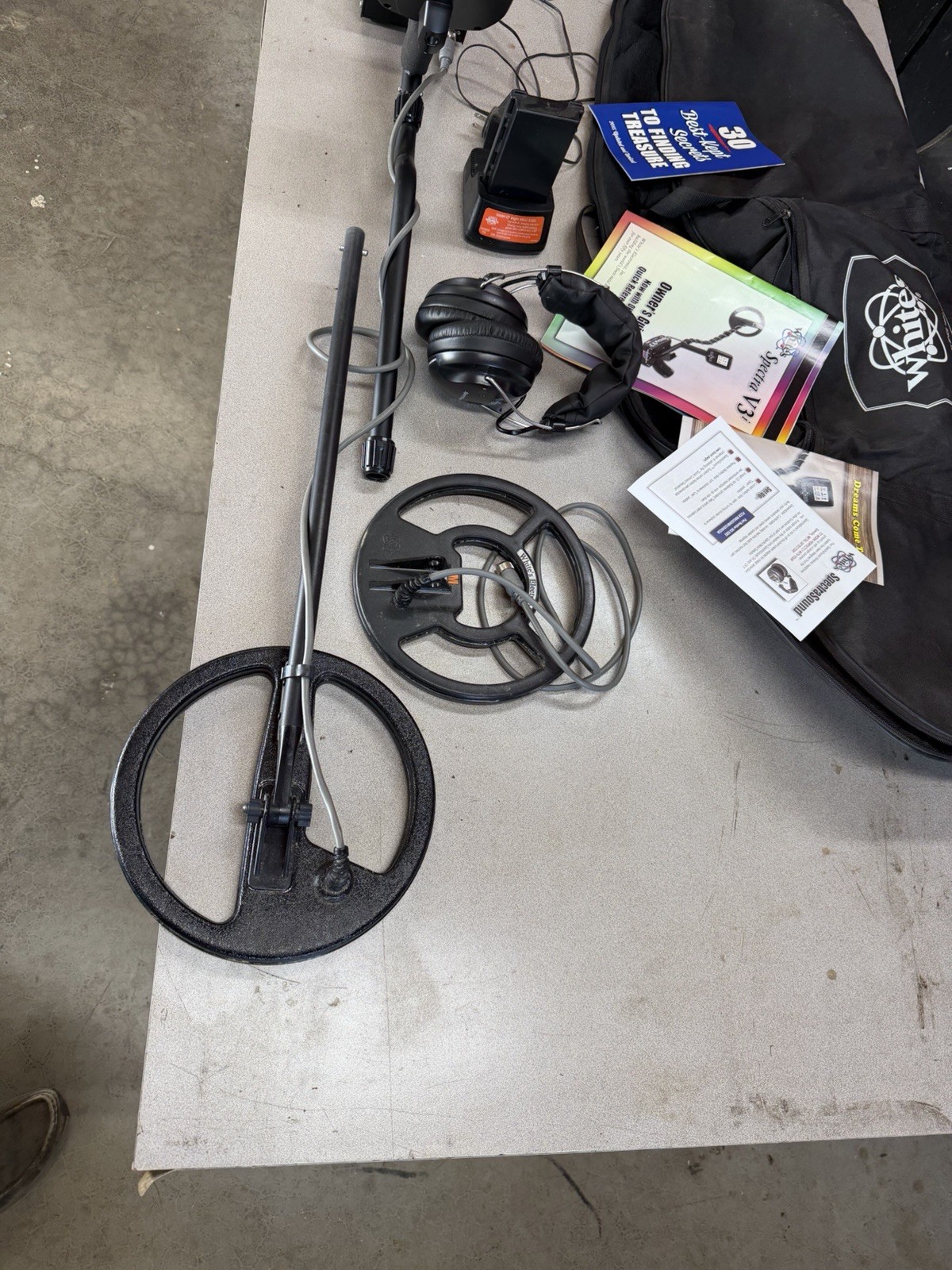 White’s Spectra V3i Ground Search Metal Detector w/ Coils, Discrimination