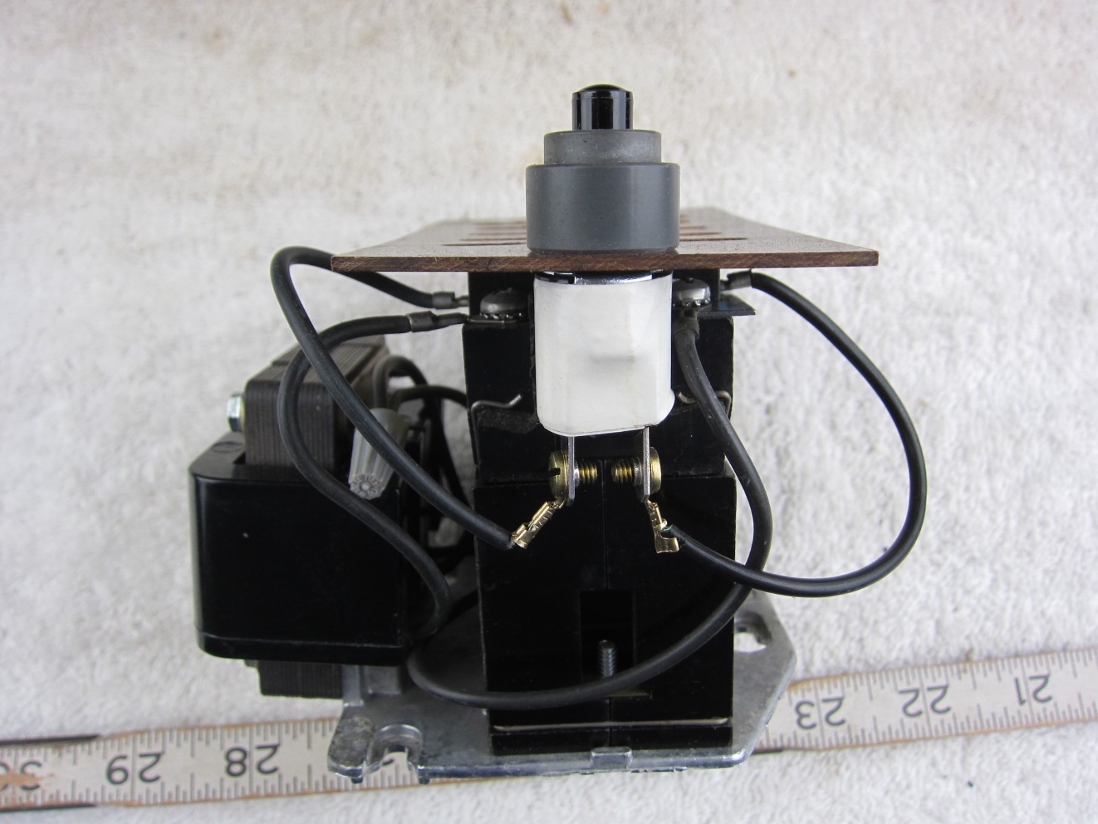 Warrick Controls Gems 1D1D0A 115/300V 1NC 1NO Control Relay w Reset, Used