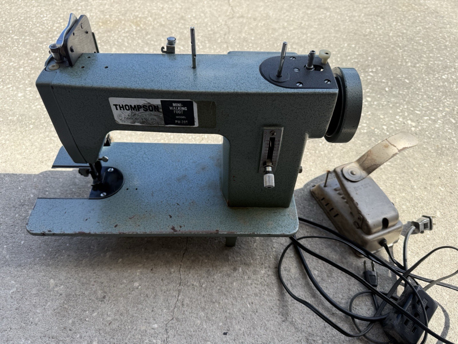 Thompson PW-201 Mini-Walking Foot Industrial Lockstitch Sewing Machine