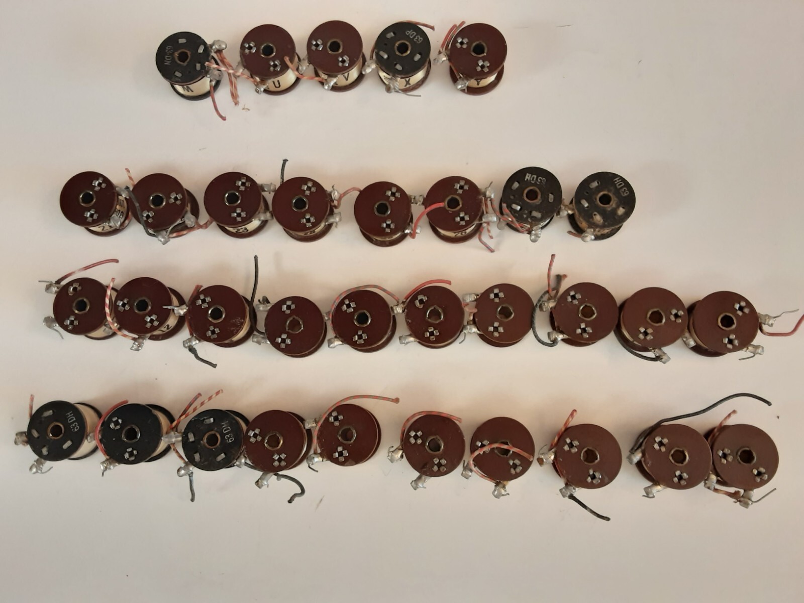 63DH 1000 OHM Non-Inductive Resistors Lot Of 32