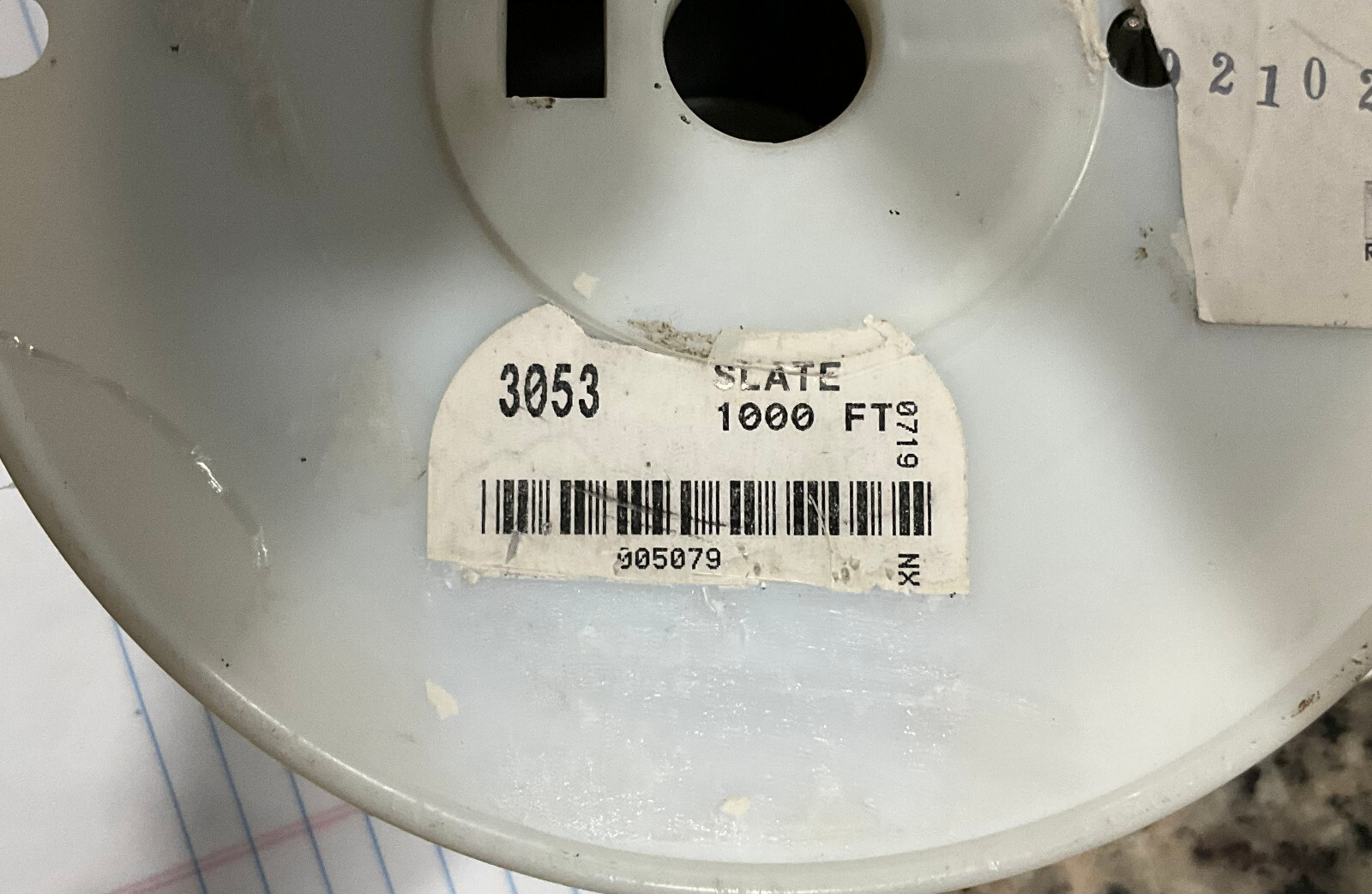 ALPHAWIRE SLATE 1000 FT 3053 / 20 AWG Stranded 20 AWG Cable Length: 1000ft.