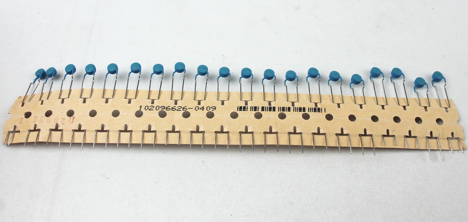 20 PCS ~ EPCOS PTC C880 Thermistor, 230V 70Ω Radial Lead ~ Cut Tape