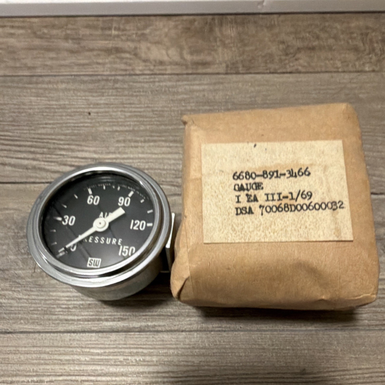 Stewart Warner Air Pressure Gauge 150 psi 360-AJ M1 Back Mount