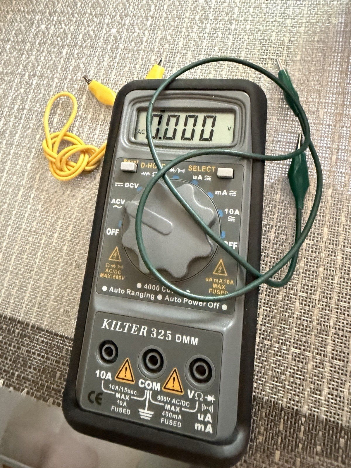 KILTER 325 4000-Count CAT III 600V Auto-Ranging DMM w/ Leads & Clips