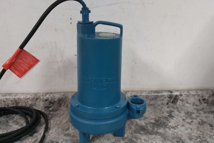 Barnes SE52 0.5 HP 1750 RPM 240V 2 In Discharge Submersible Sewage Ejector Pump