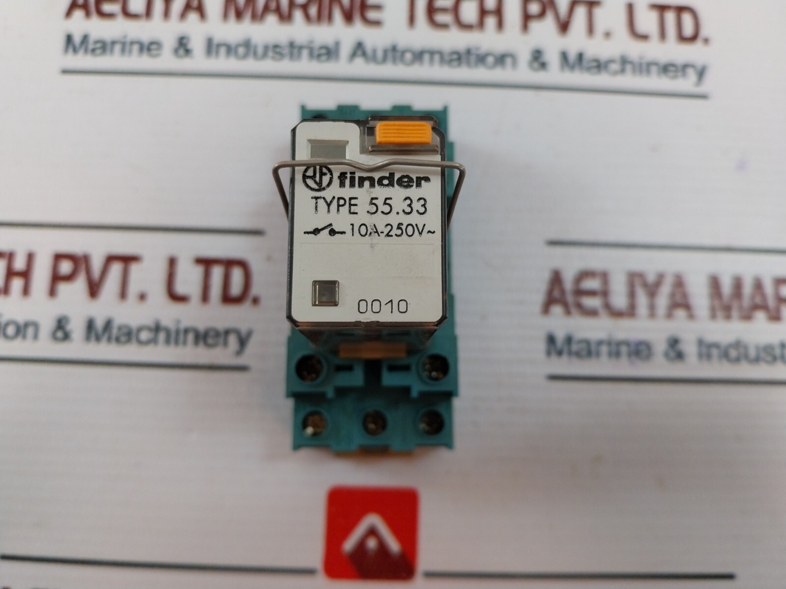 Finder 55.33 Control Relay With Base 94.73, 10a-250v
