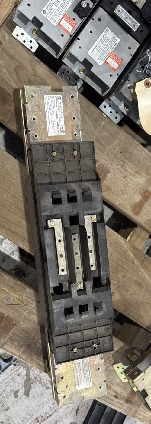 GE Circuit Breaker Module AMC6QB 200 Amp Max 249 Volt