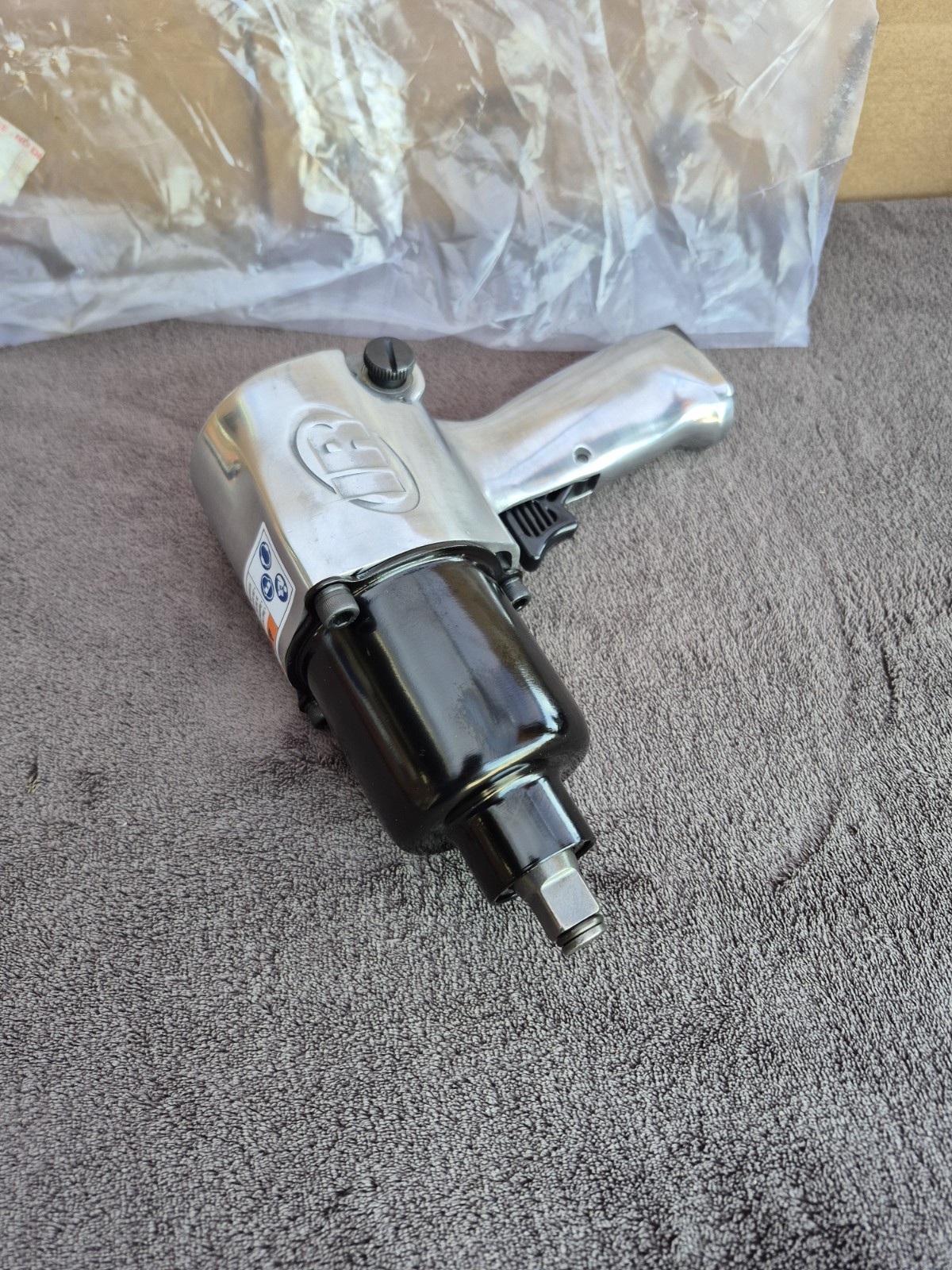 Ingersoll Rand #231C 1/2″ Super Duty Air Impact Wrench 600 ft-lb Torque