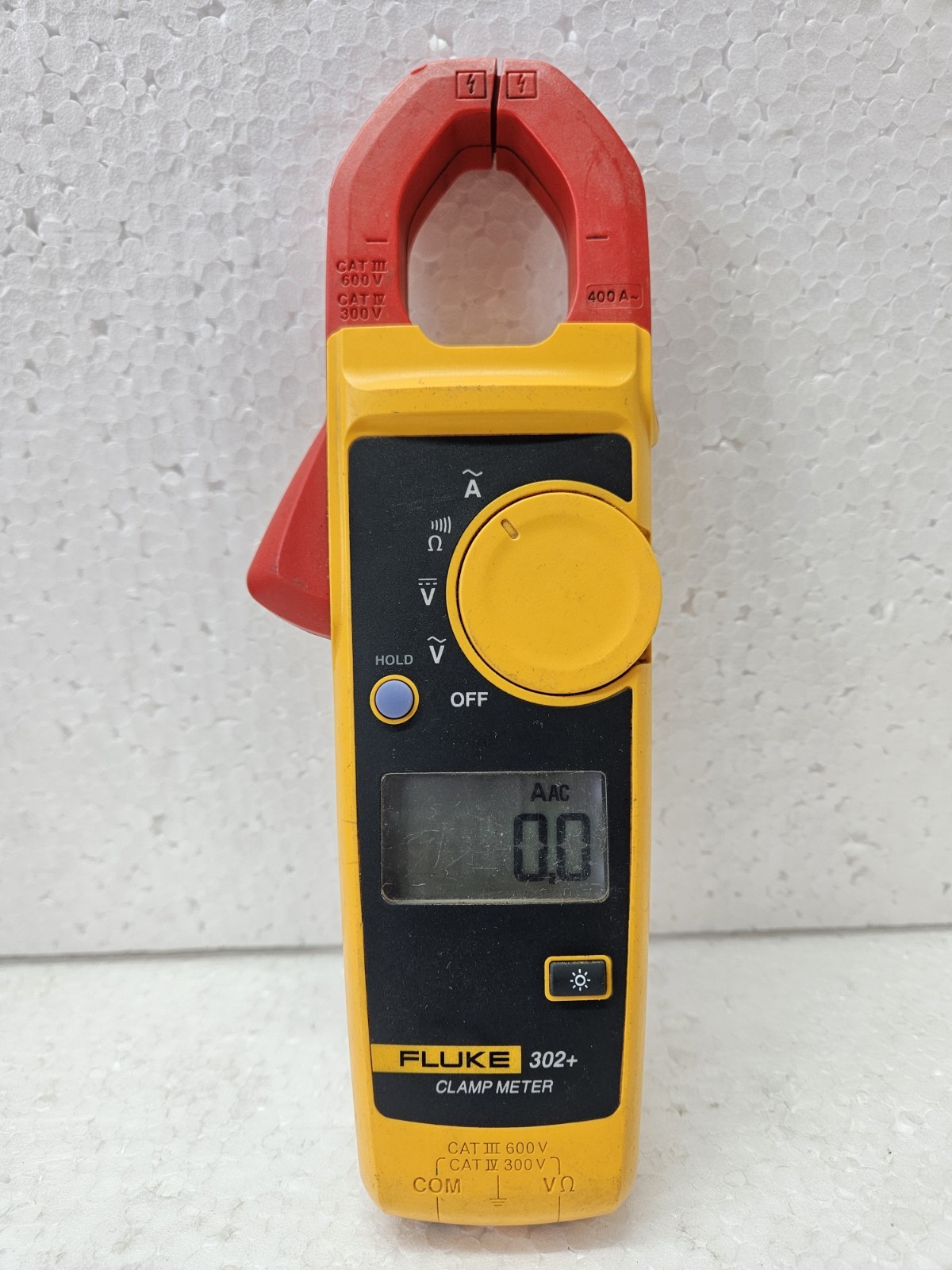 Handheld Fluke 302 + Digital Clamp Meter Multimeter FOR PARTS OR REPAIR