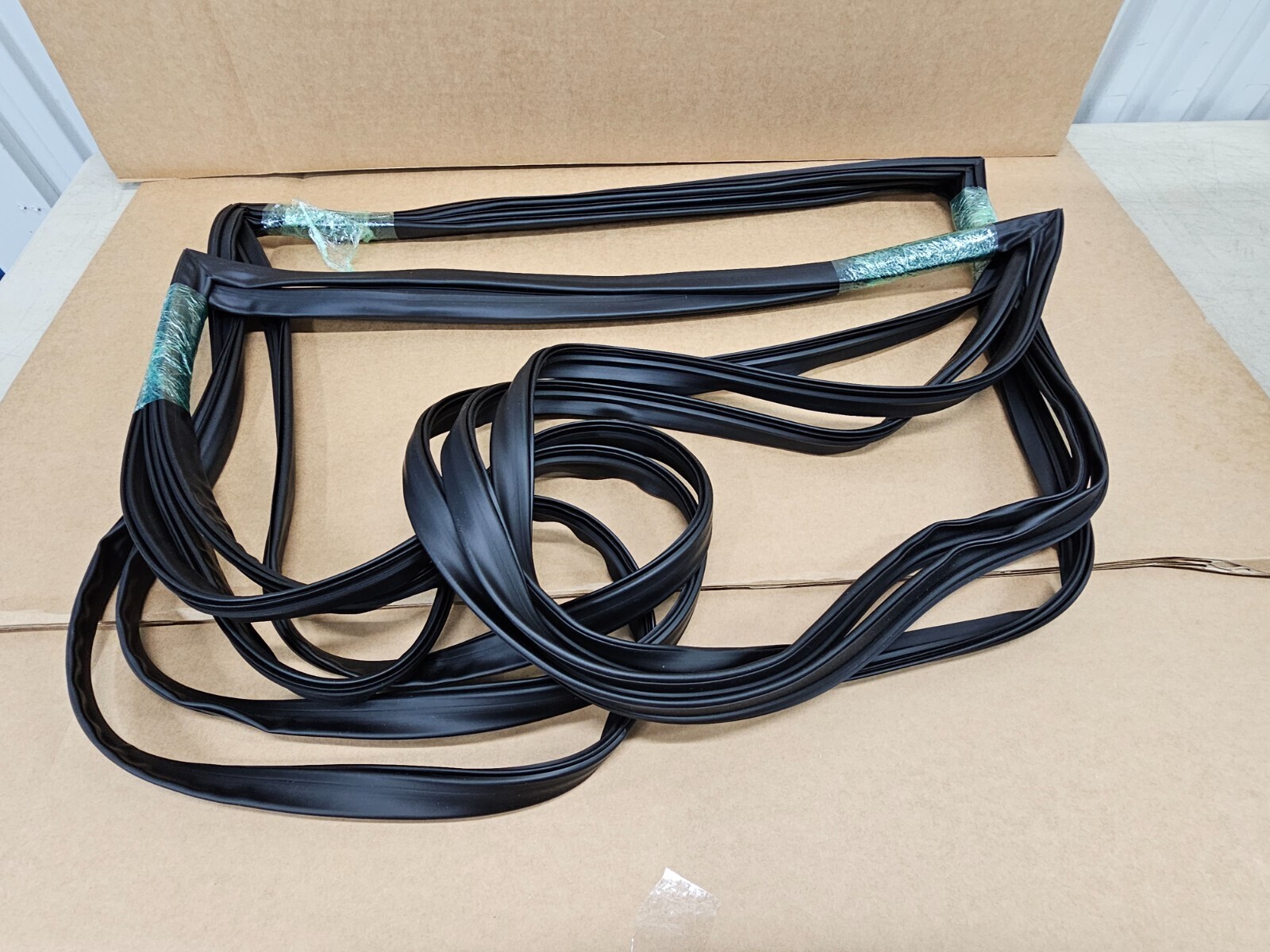 29-7/8″ x 65″ x 1-1/8″ Wide, 101 Aircell Style Anthony Door Gasket 02-14160-2007